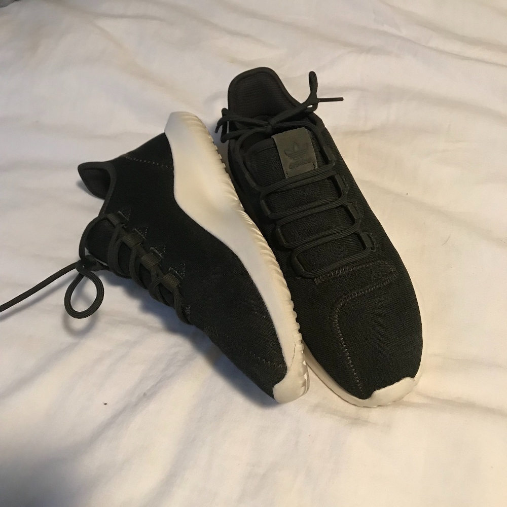 Adidas tubular shadow shoes size 8